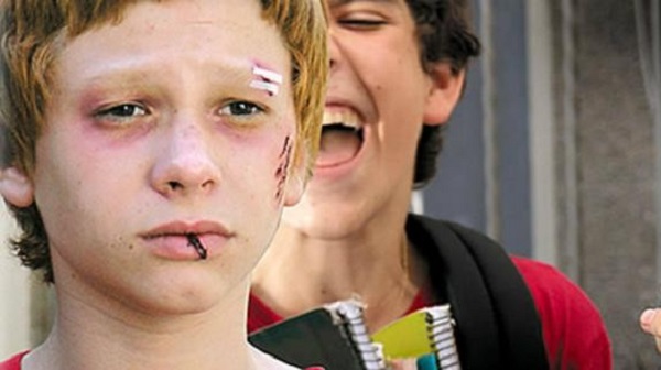 La falta de tratamiento en una víctima de bullying puede hacer que sus secuelas subsistan hasta la edad adulta.