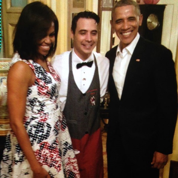 Qué mejor imagen que esta de Obama y su familia, en un Paladar de la ciudad de La Habana.
